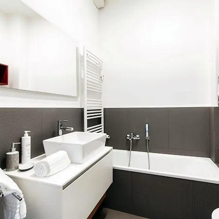 Apartment Contrada Sant'elia - By Myhomeincomo *